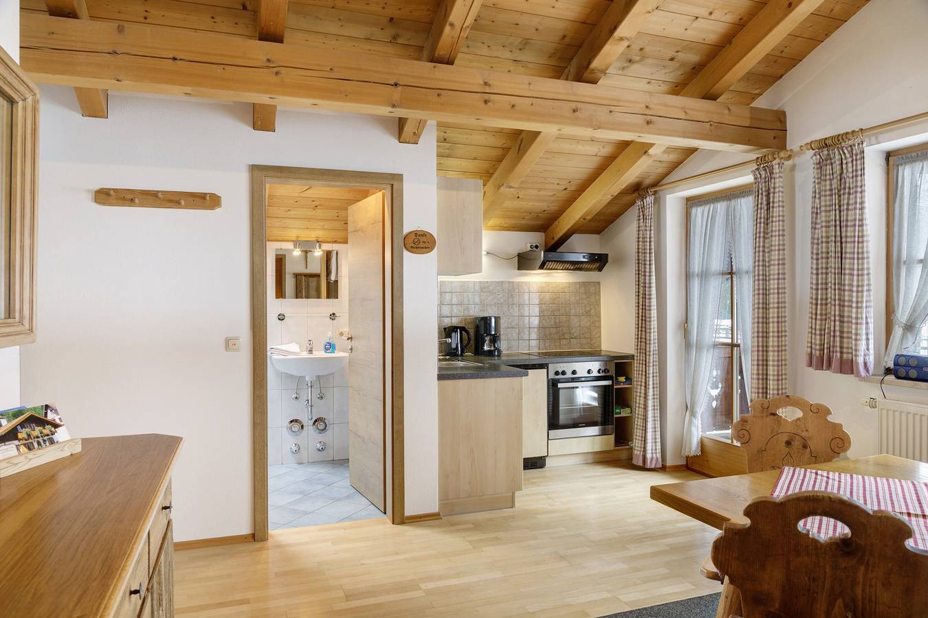 Appartement 'Wank' met bergzicht, balkon en wifi, foto 10