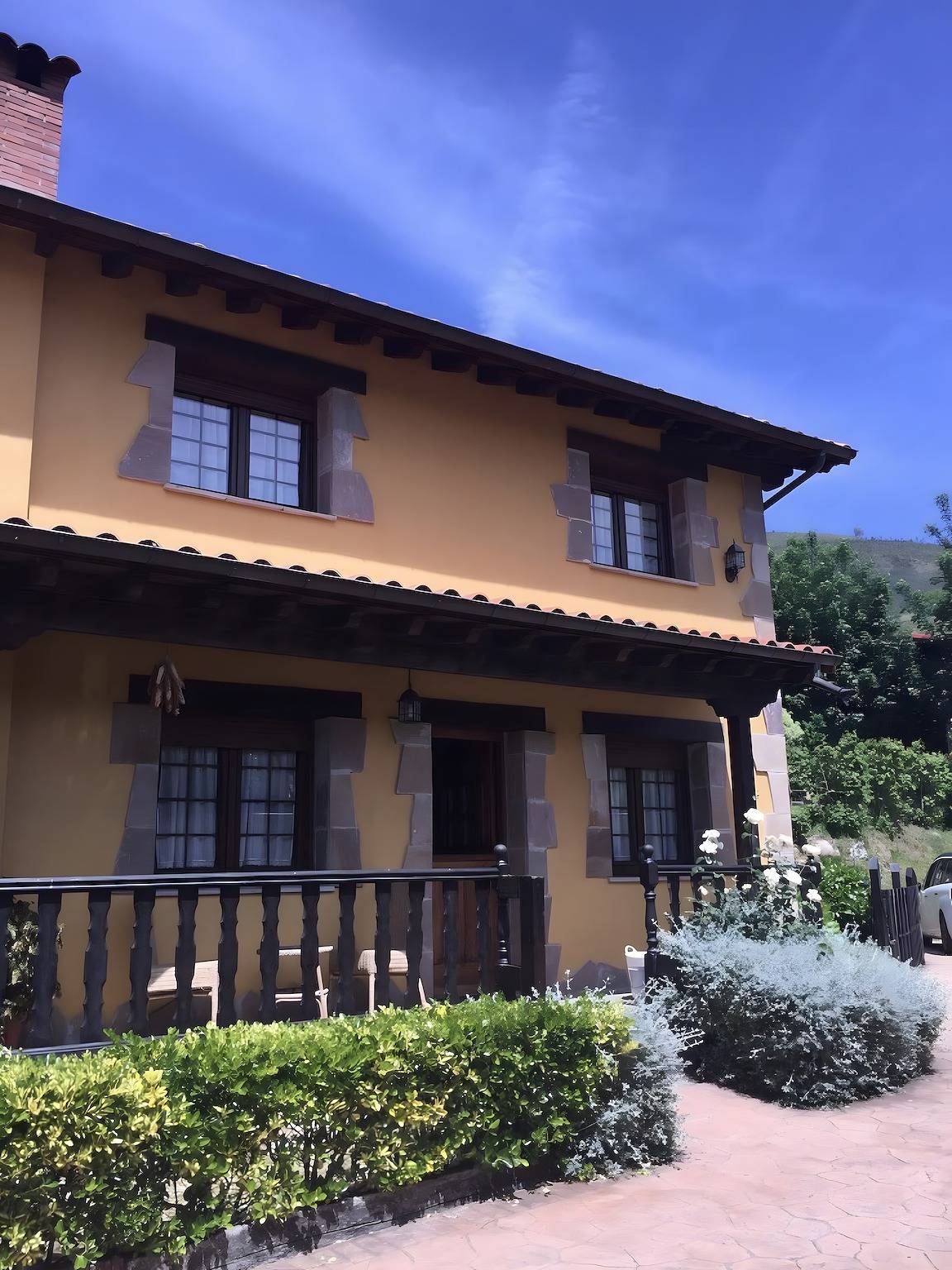 Casa rural 'Los Avellanos 2' con vistas a la montaña, terraza privada y jardín privado in Celis, Rionansa