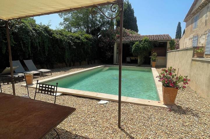 Maison de vacances pour 4 personnes, avec jardin et piscine à Saint-Gilles
