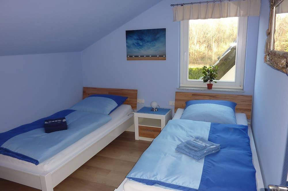 Ganze Wohnung, Fw Nähe Fuhlendorf  südl.Boddenküste . 70qm für 4 Pers-idylische Lage am Wald in Bartelshagen II, Saal