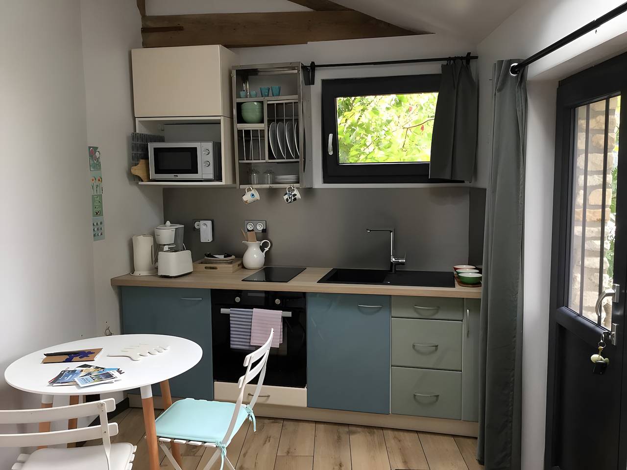 Casa de vacaciones 'P'tite Maizoun - Gîte' con terraza, jardín y Wi-Fi in Hermanville-sur-Mer, Región de Caen