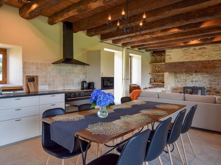 Location de vacances pour 6 personnes, avec terrasse ainsi que piscine et jardin à Saint-Médard-d'Excideuil - 3