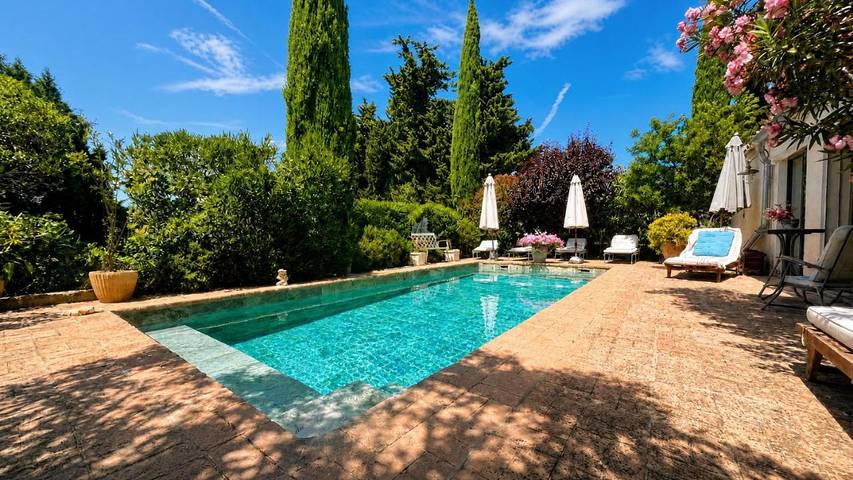 Location de vacances pour 2 personnes, avec piscine ainsi que jardin et vue à Vacqueyras - 2