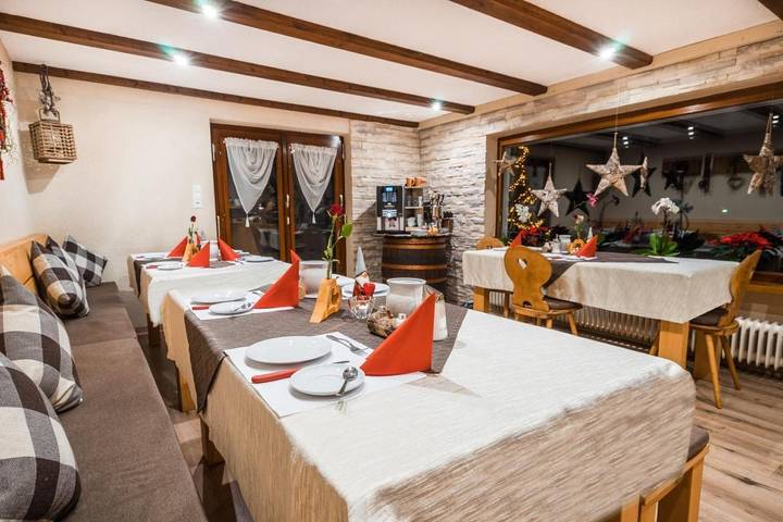 B&b, mit Terrasse und Garten sowie Ausblick in Silvretta Montafon - 4