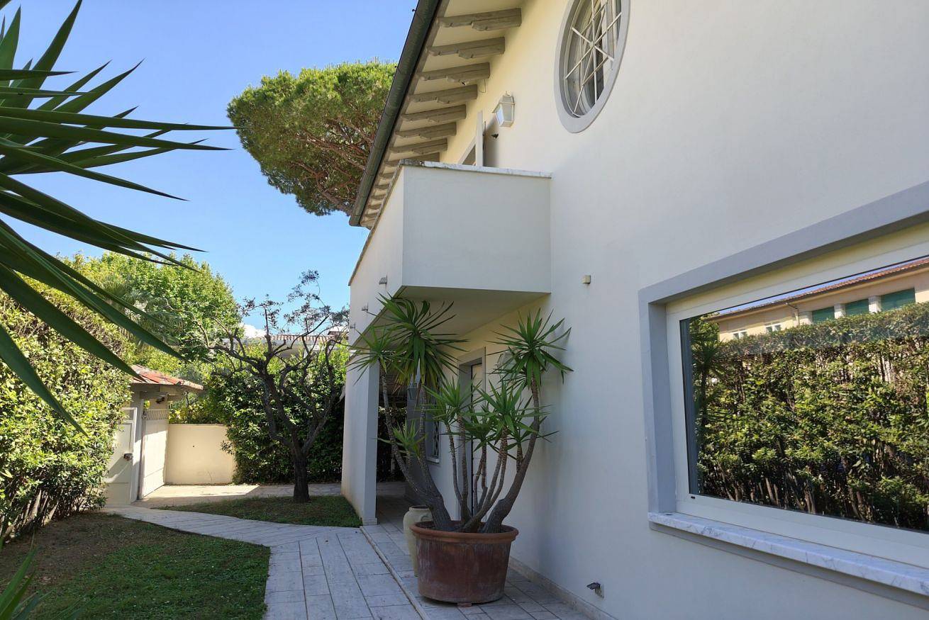 Villa für 7 Personen mit Garten in Forte dei Marmi, Italienische Riviera