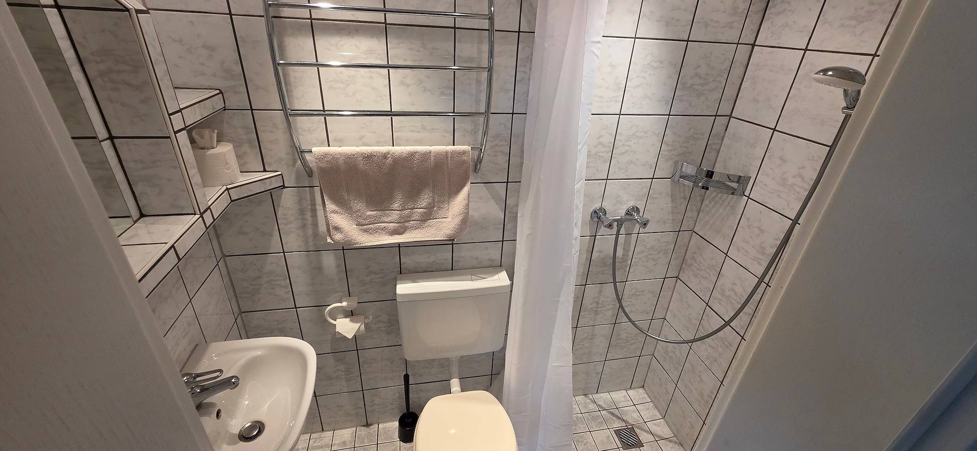 Ganzes Studio, Einraumferienwohnung 1' mit gemeinsamer Terrasse, privatem Garten und Wi-Fi in Sahlenburg, Cuxhaven