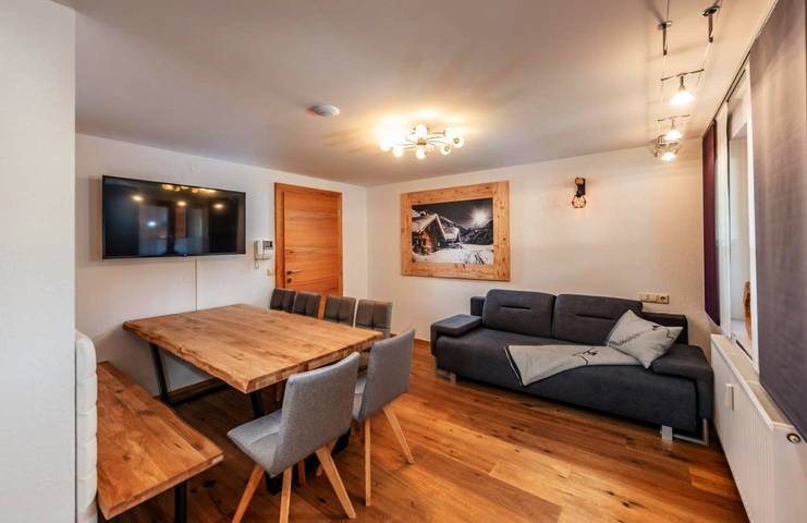 Ferienwohnung für 4 Personen, mit Balkon und Terrasse sowie Garten und Ausblick