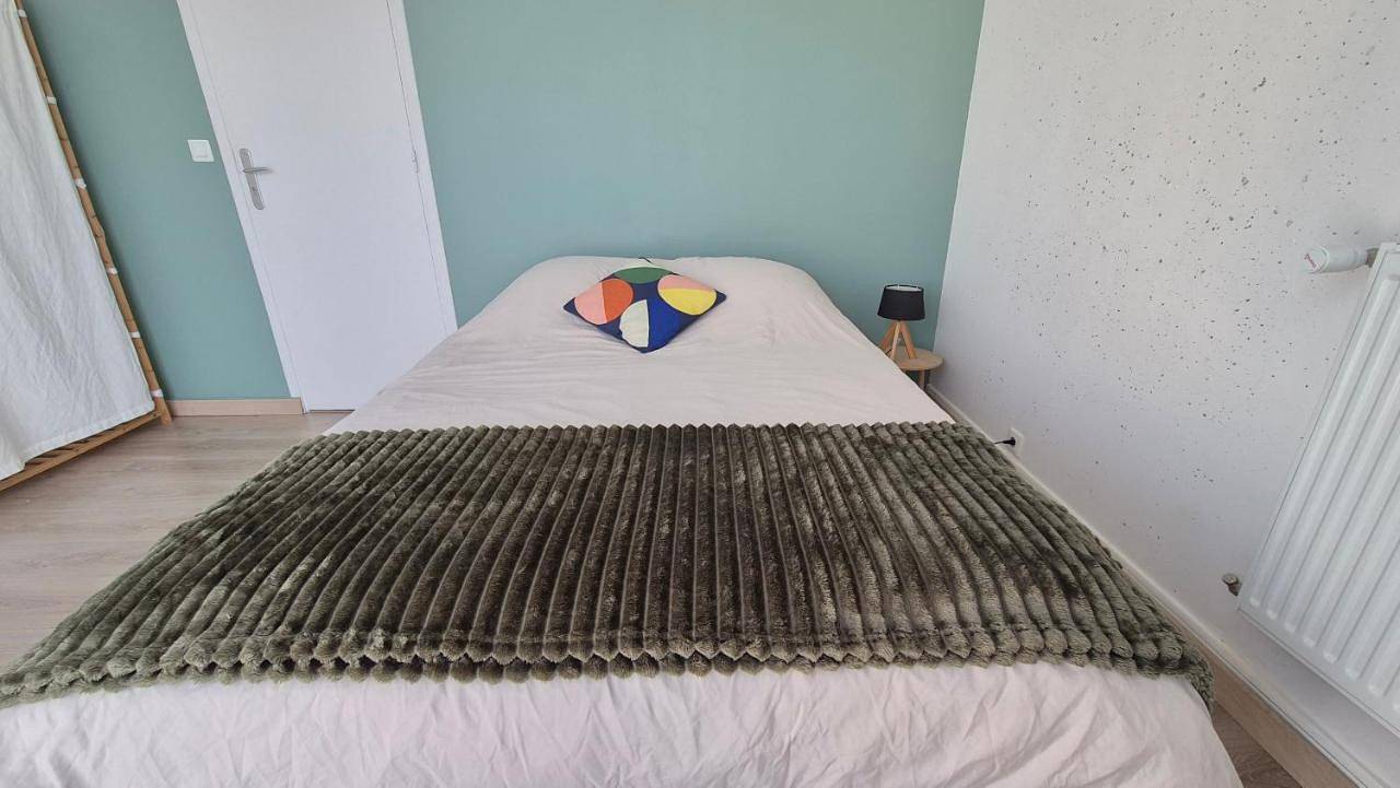 Appartement entier, Two-Bedroom Apartment in Mont-Saint-Aignan, Région de Rouen