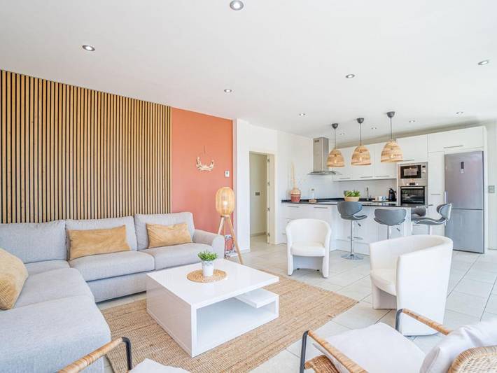 Casa rural para 10 personas, con Terraza y Piscina en Palau Sabardera - 2