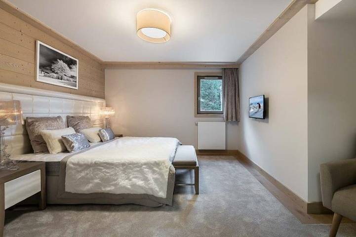 Entire apartment, Modern apartment in Courchevel with parking and WiFi in Saint-Bon-Tarentaise, Massif de la Vanoise