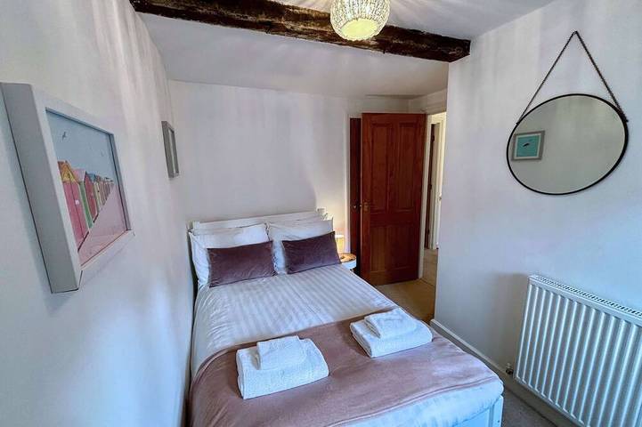 Quaint 2 bed Cottage in the Heart of Cambridge with free parking off-site in Market Ward, Cambridge