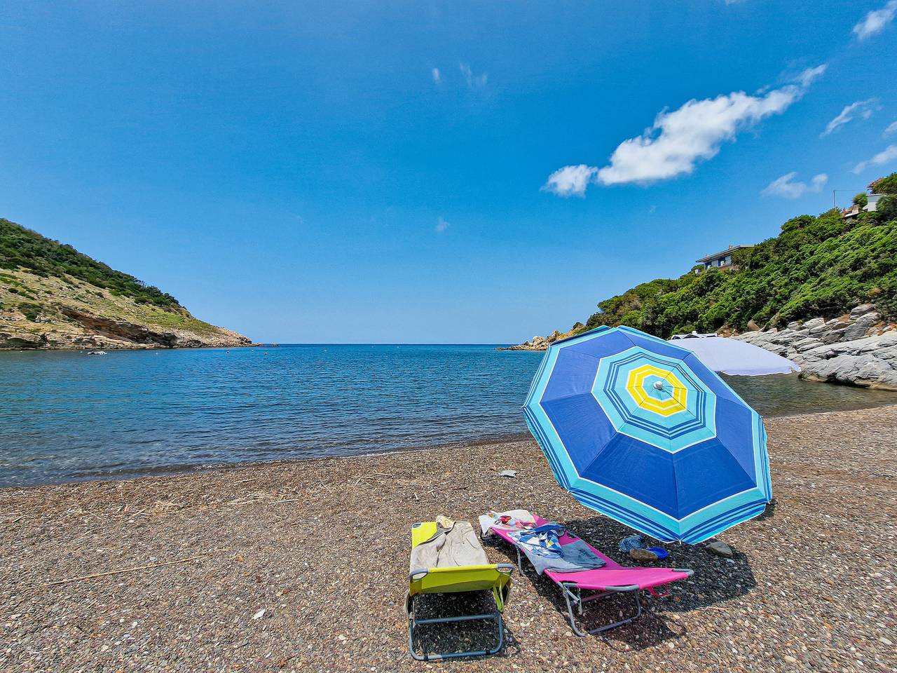 Ganze Wohnung, Ferienwohnung 'Cristina' mit Privatterrasse, Wi-Fi und Klimaanlage in Nisporto, Rio nell'Elba