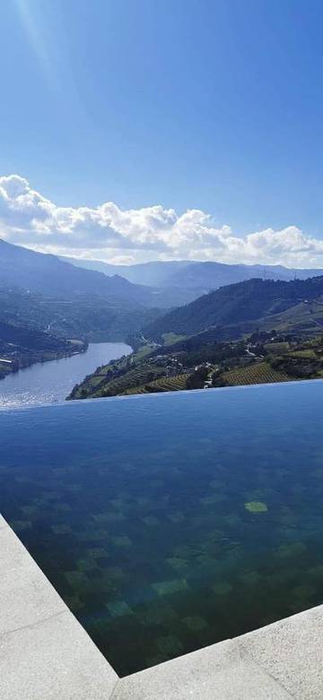 Gîte pour 2 personnes, avec piscine et jardin dans Mesão Frio