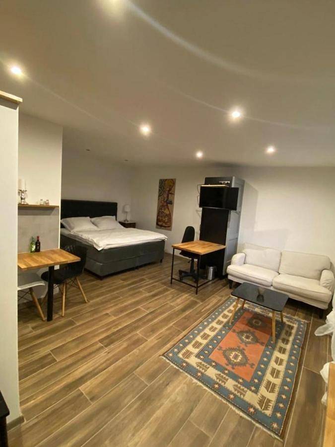 Chambre d’hôte pour 2 personnes, avec terrasse à Bratislava