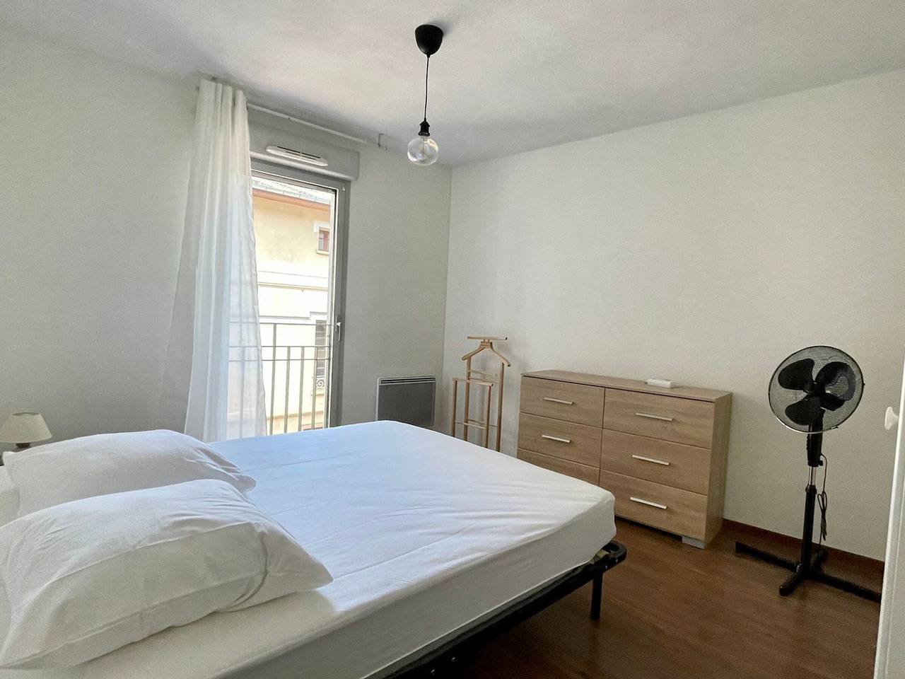 Appartement entier, Moderne T2 avec Balcon, Ascenseur et Garage in Aix-les-Bains, Région de Chambéry