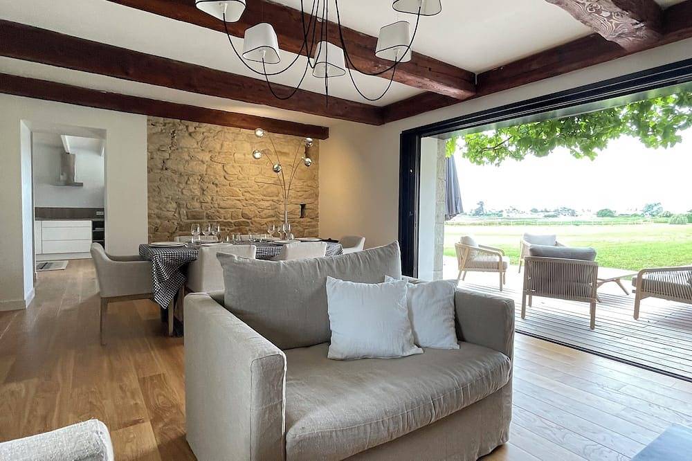 Completely renovated house facing the sea! in Île-Grande, Pleumeur-Bodou