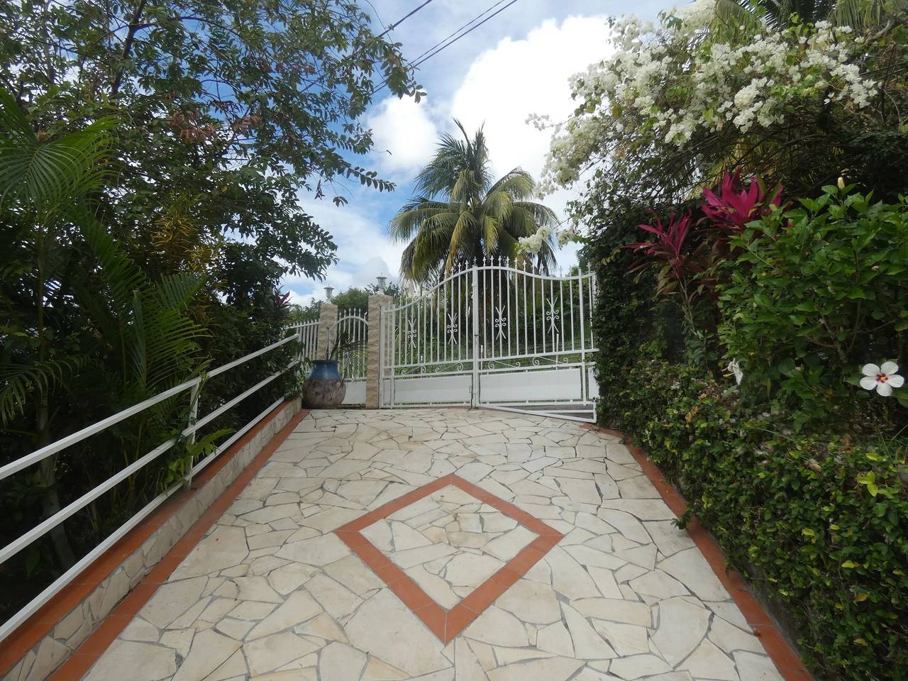 Apartamento entero, Apartamento moderno en Fort-de-France 70 m² - Jardín privado in Martinica