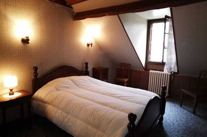 Mountain house in the heart of the village in the upper Aspe Valley in Urdos, Béarn