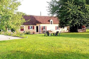 Gîte pour 8 personnes, avec jardin dans Val-au-Perche