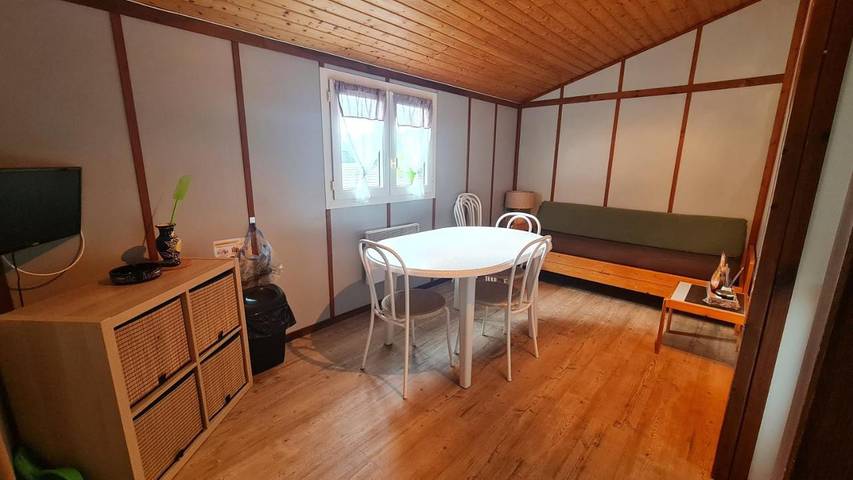 Gîte pour 4 personnes, avec terrasse et vue, animaux acceptés à Tournavaux - 3