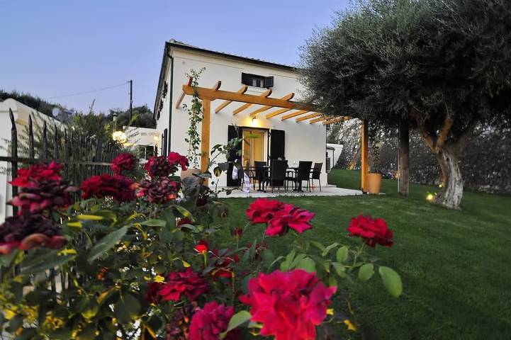 Ferienhaus für 8 Personen, mit Garten und Whirlpool sowie Terrasse - 1