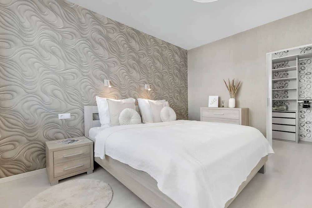 Entire apartment, Premium Apartment with Balcony and Parking in Bratislava, Bratislava region