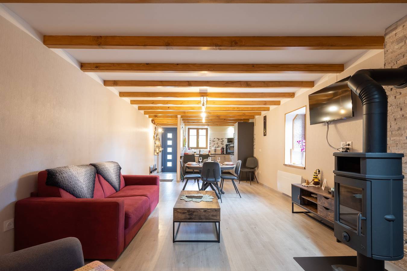 Gîte « Gîte Des Roches » con terraza privada, jardín privado y Wi-Fi in Le Clerjus, Región de Épinal