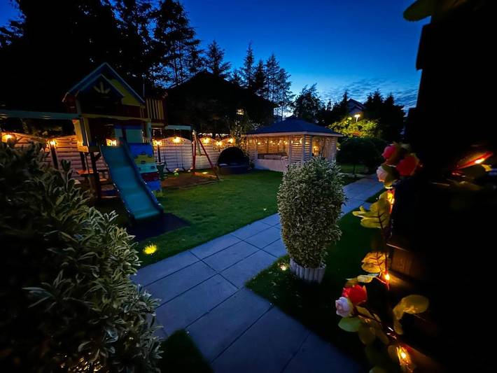 Domek letniskowy dla 6 osób, z ogród i widok na jezioro oraz widok w Mielno