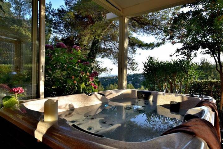 Chambre d’hôte pour 2 personnes, avec piscine et sauna ainsi que vue et jardin