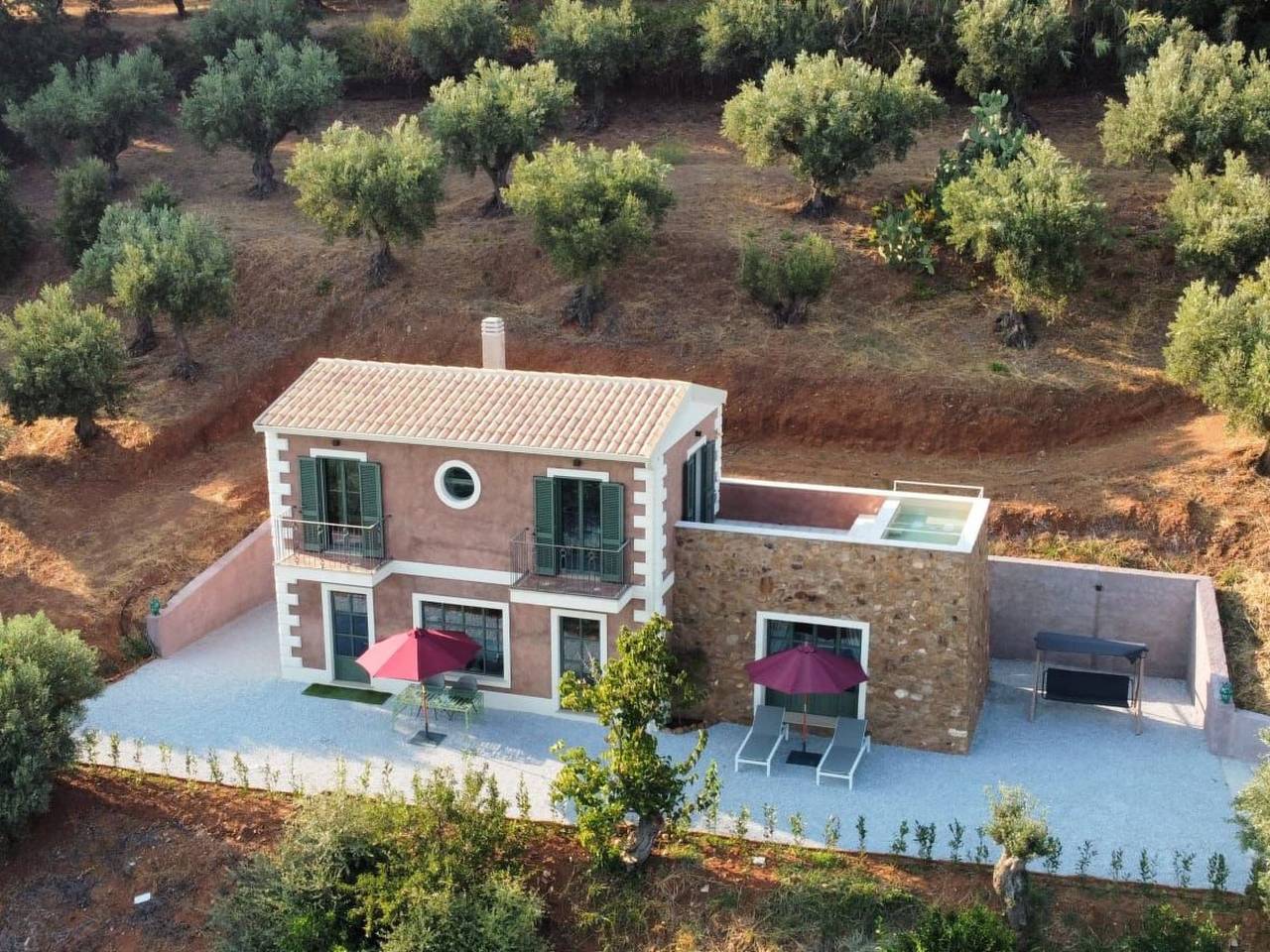 Villa mit Whirlpool, nur 6 km vom Strand entfernt in Lamezia Terme, Provincia di Catanzaro