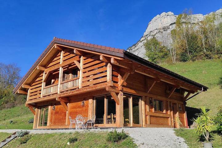 Chalet pour 8 personnes, avec balcon et jardin