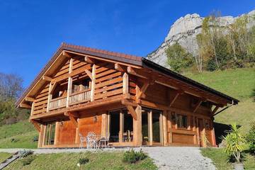 Maison de campagne pour 8 personnes, avec jardin et balcon à Le Petit-Bornand-les-Glières