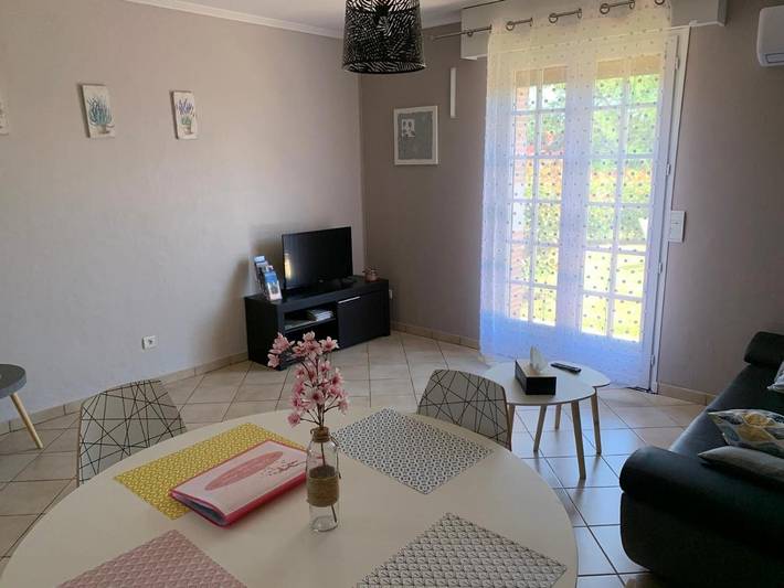 Gîte pour 4 personnes, avec jardin ainsi que vue et piscine, animaux acceptés à Le Temple-sur-Lot - 2