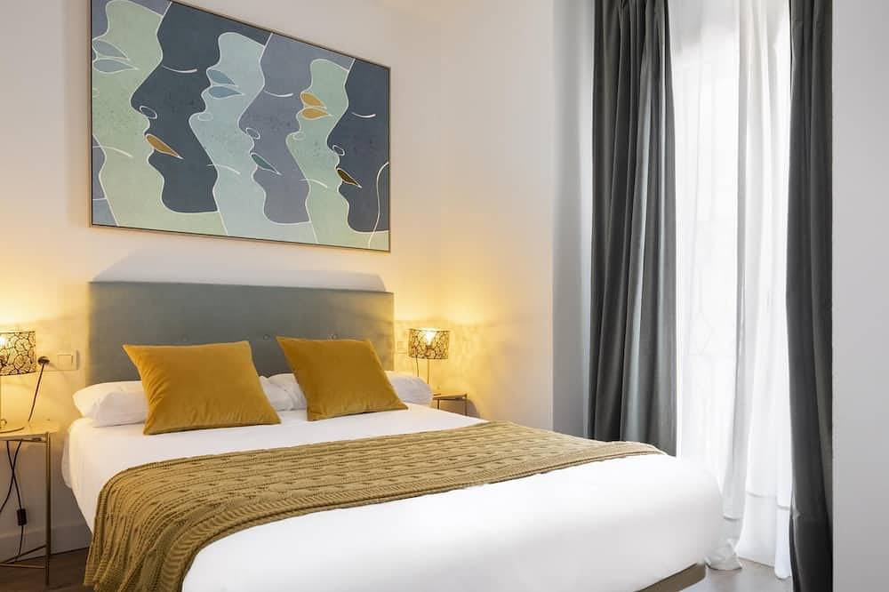 Apartamento entero, Misterhost Santiago con piscina in Casco Antiguo, Sevilla