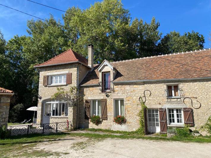 Location de vacances pour 8 personnes, avec jardin, animaux acceptés dans Épisy