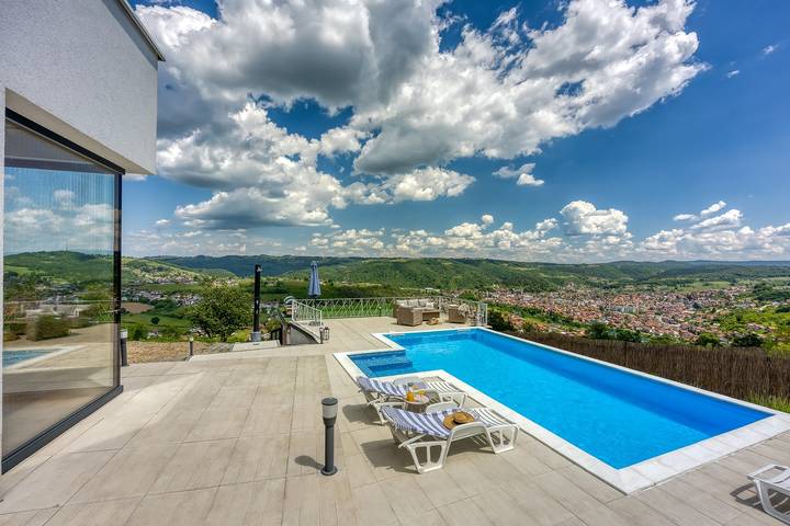 Location de vacances pour 6 personnes, avec jardin et piscine en Bosnie - 2