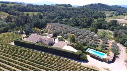Gîte pour 5 personnes, avec jardin ainsi que vue et piscine à Vinsobres