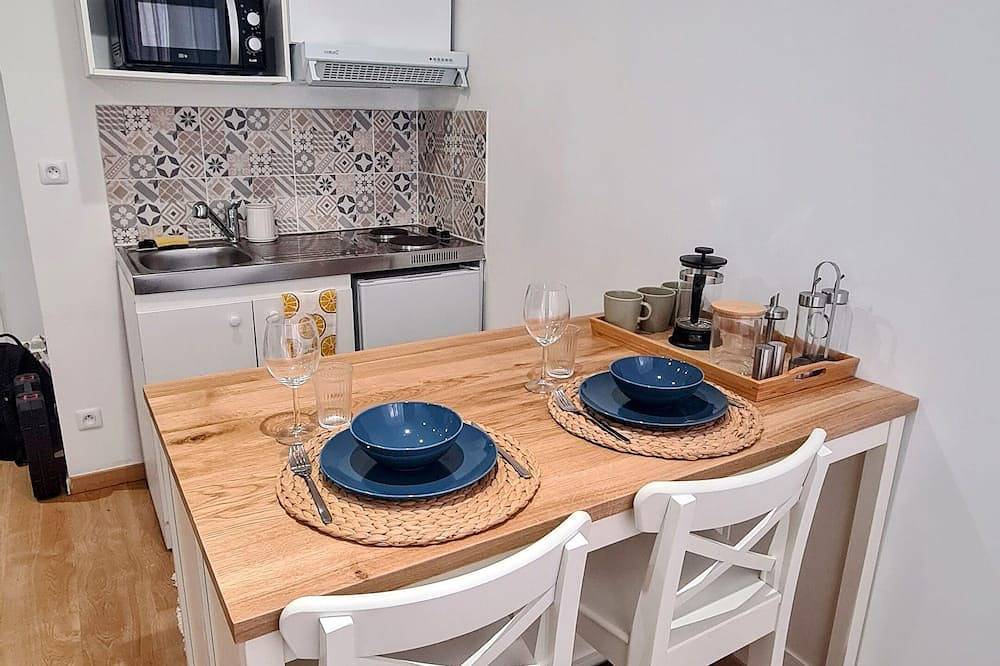 Entire apartment, Heart of Sens: Central Oasis 1Br /Near Station in Sens, Yonne
