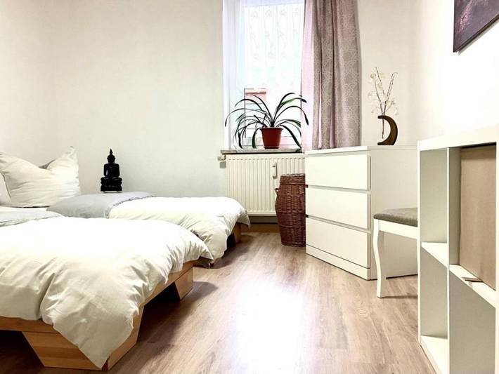 Ferienwohnung für 6 Personen, mit Terrasse und Garten in Zwickau - 4