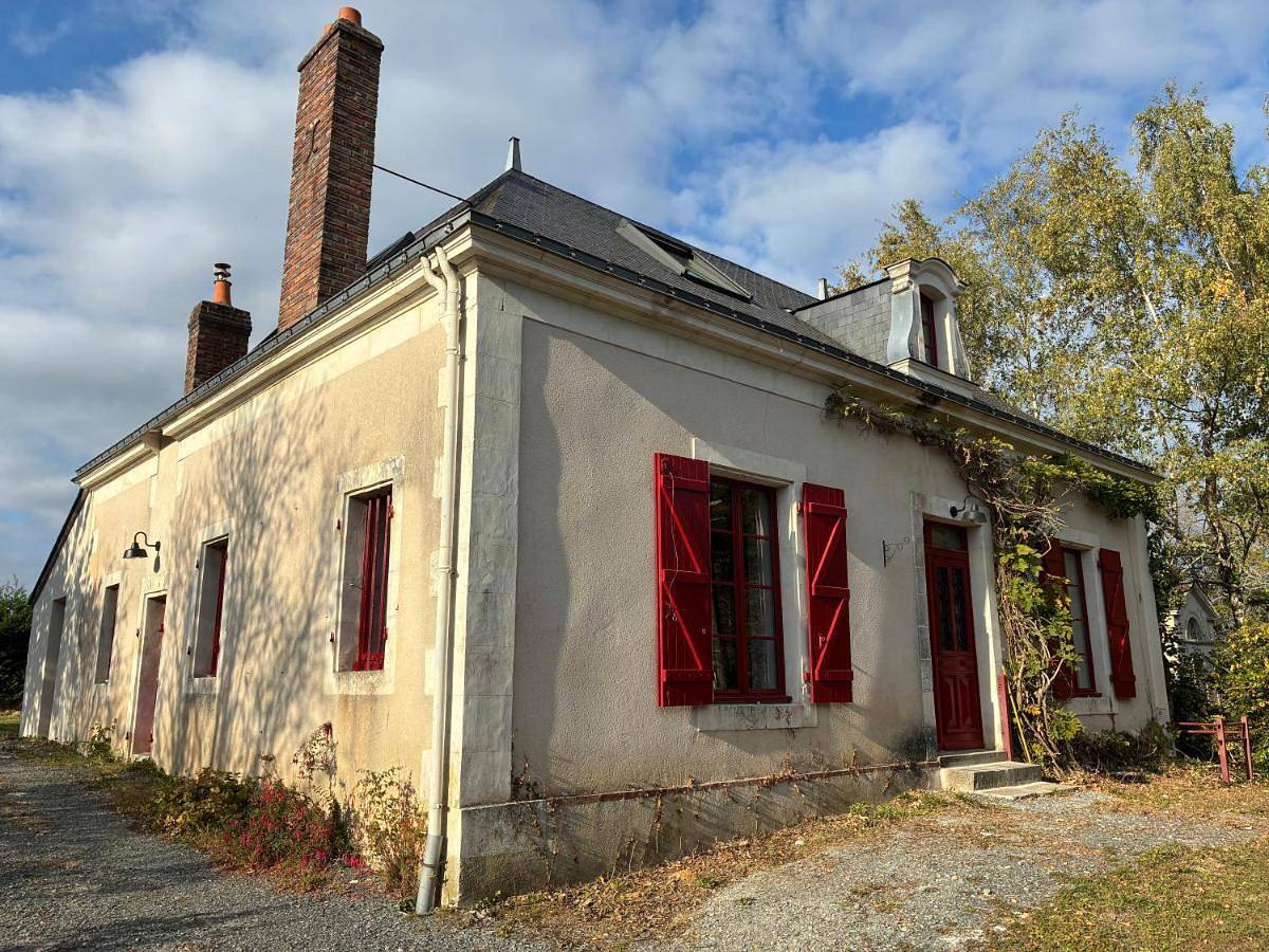 Five-Bedroom House in Jupilles, Sarthe