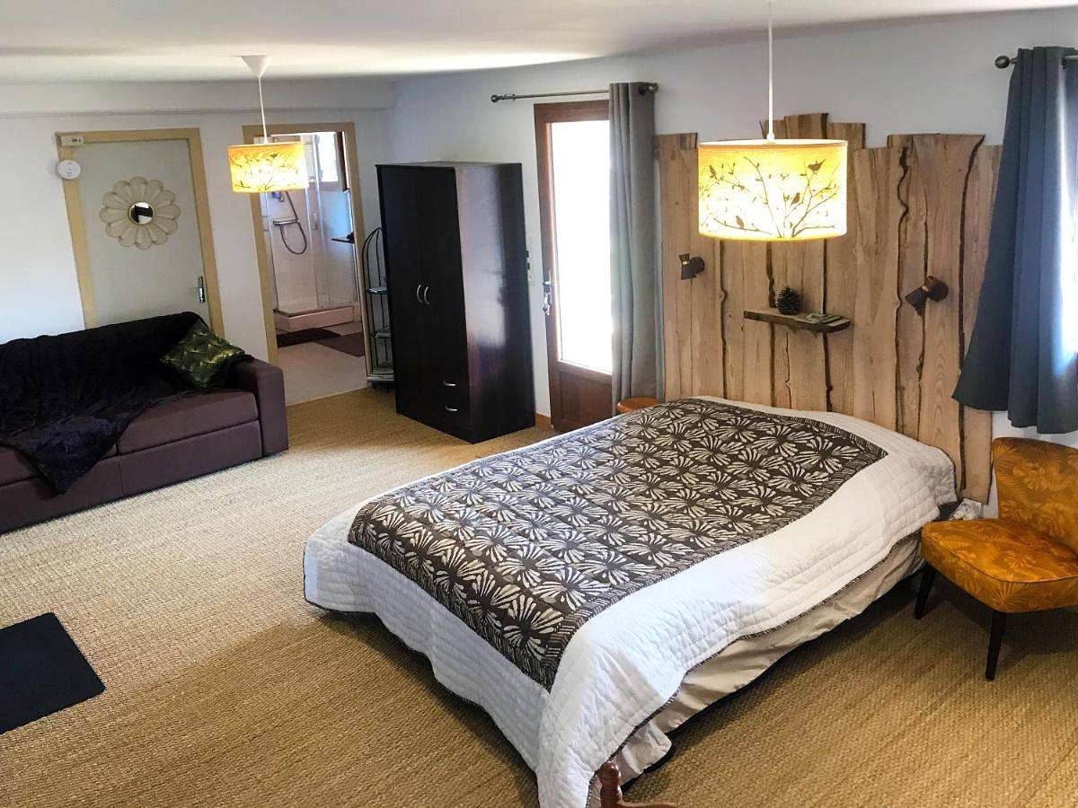 Appartement entier, One-Bedroom Apartment in Chaux-des-Crotenay, Parc naturel régional du Haut-Jura