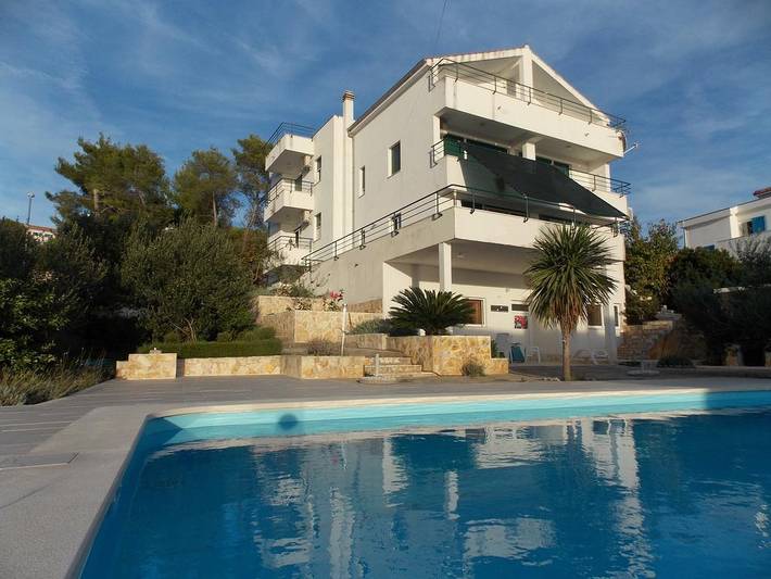 Ferienwohnung für 4 Personen, mit Balkon und Pool in Trogir - 3