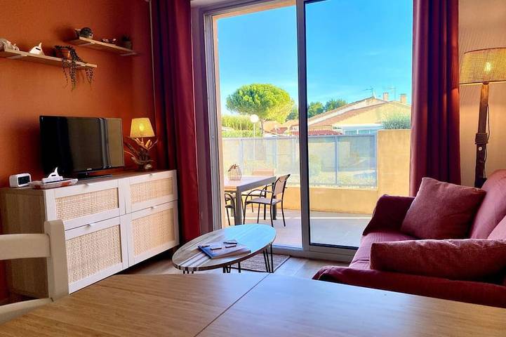 Ganze Wohnung, Gemütliches Studio mit Terrasse in Mèze - Privatparkplatz in Mèze, Mittelmeerküste (Frankreich)