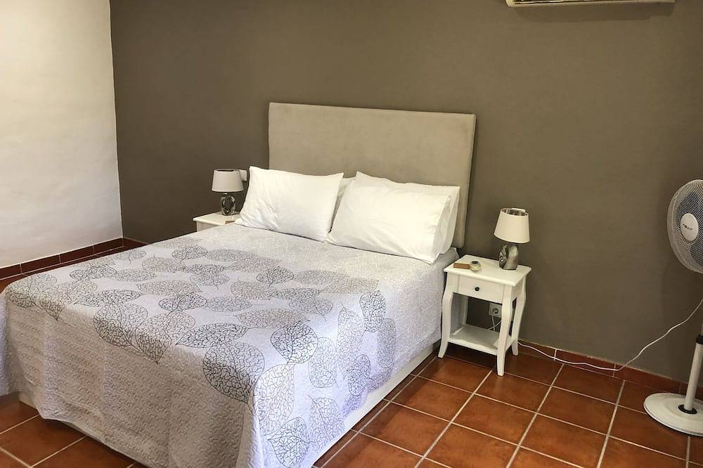 Beautiful country house with hot tub in Alhaurín el Grande, Provincia de Málaga