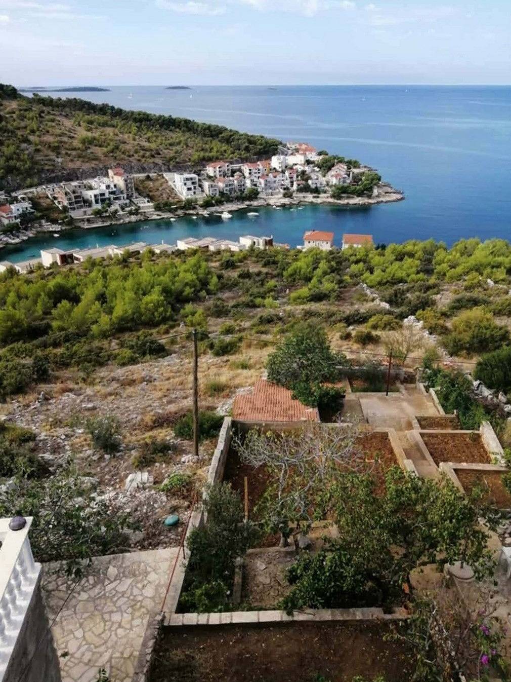 Ganze Wohnung, 1-Zimmer-Ferienwohnung mit Terrasse und Meerblick Bilo, Primosten -a in Primosten, Šibenik-Knin