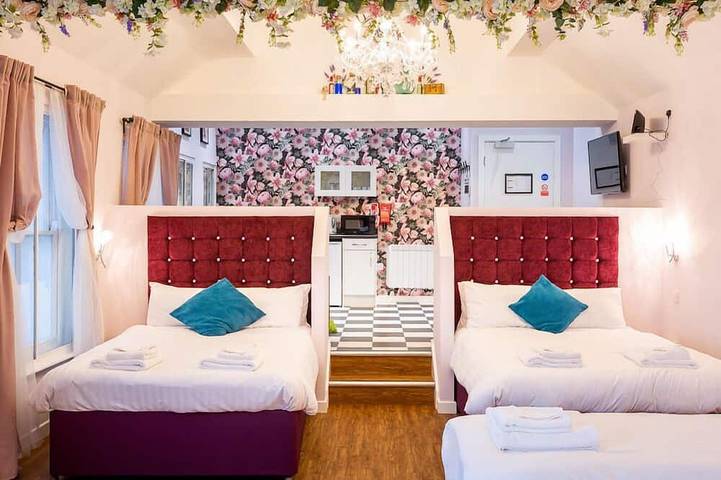Ganze Wohnung, Apartment-Deluxe-Eigenes Badezimmer-Through the Looking Glass in Newcastle upon Tyne, Tyne and Wear