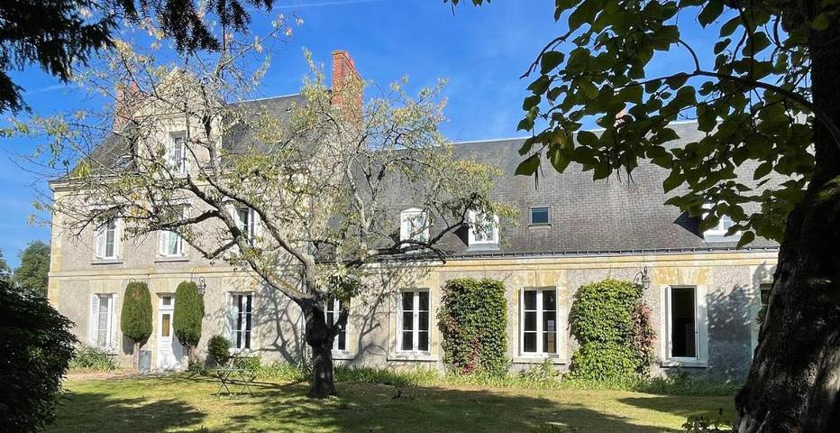 Location de vacances pour 2 personnes, avec Terrasse et Jardin ainsi que Piscine et Vue à Vernou-sur-Brenne
