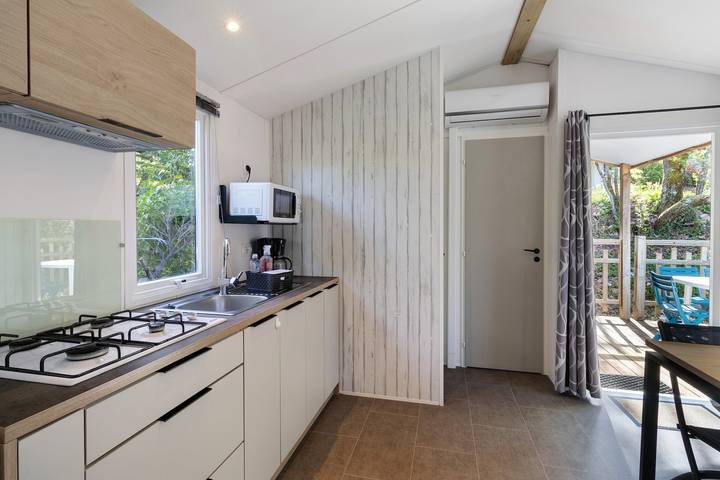 Casa móvil 'Malaga': Vacaciones en Dordoña, piscina compartida y minigranja cerca de Sarlat in Bouzic, Périgord Noir