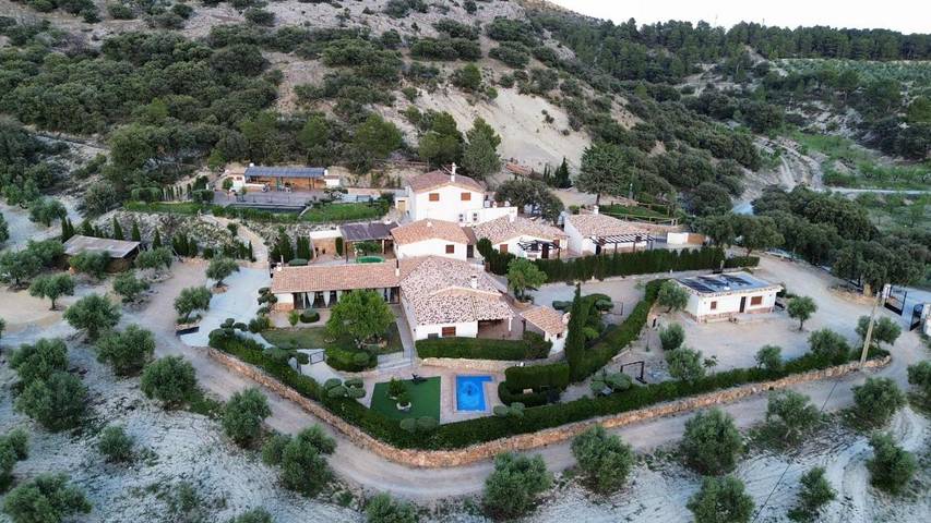 Casa rural para 2 personas, con vistas al lago y jardín además de piscina y vistas en Cazorla - 2