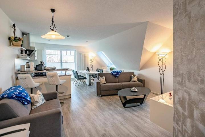 Ferienwohnung für 5 Personen, mit Seeblick und Ausblick sowie Balkon im Ostseebad Nienhagen